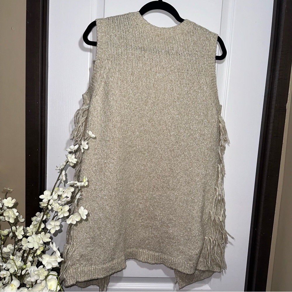 H&M Beige‎ Textured Knit Vest - Picture 6 of 6